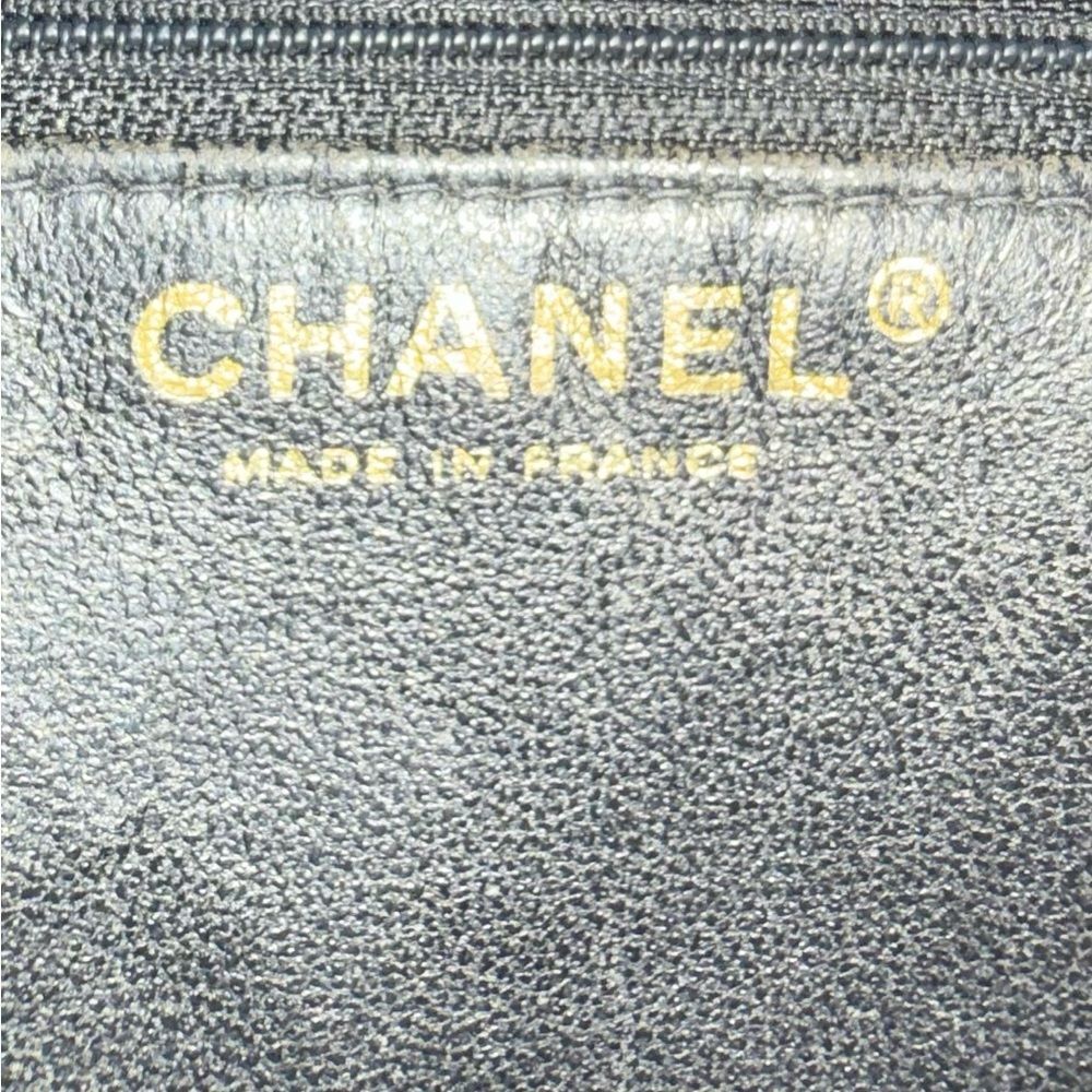 CHANEL Black Vintage CC Logo Caviar Leather Quilted Medallion Tote Bag - Picture 12 of 16